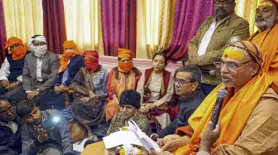 Uplifting Breakthrough: Shankracharya Avimukteshwranand ji Lends Open Support to Endangered Hindus of Bangladesh